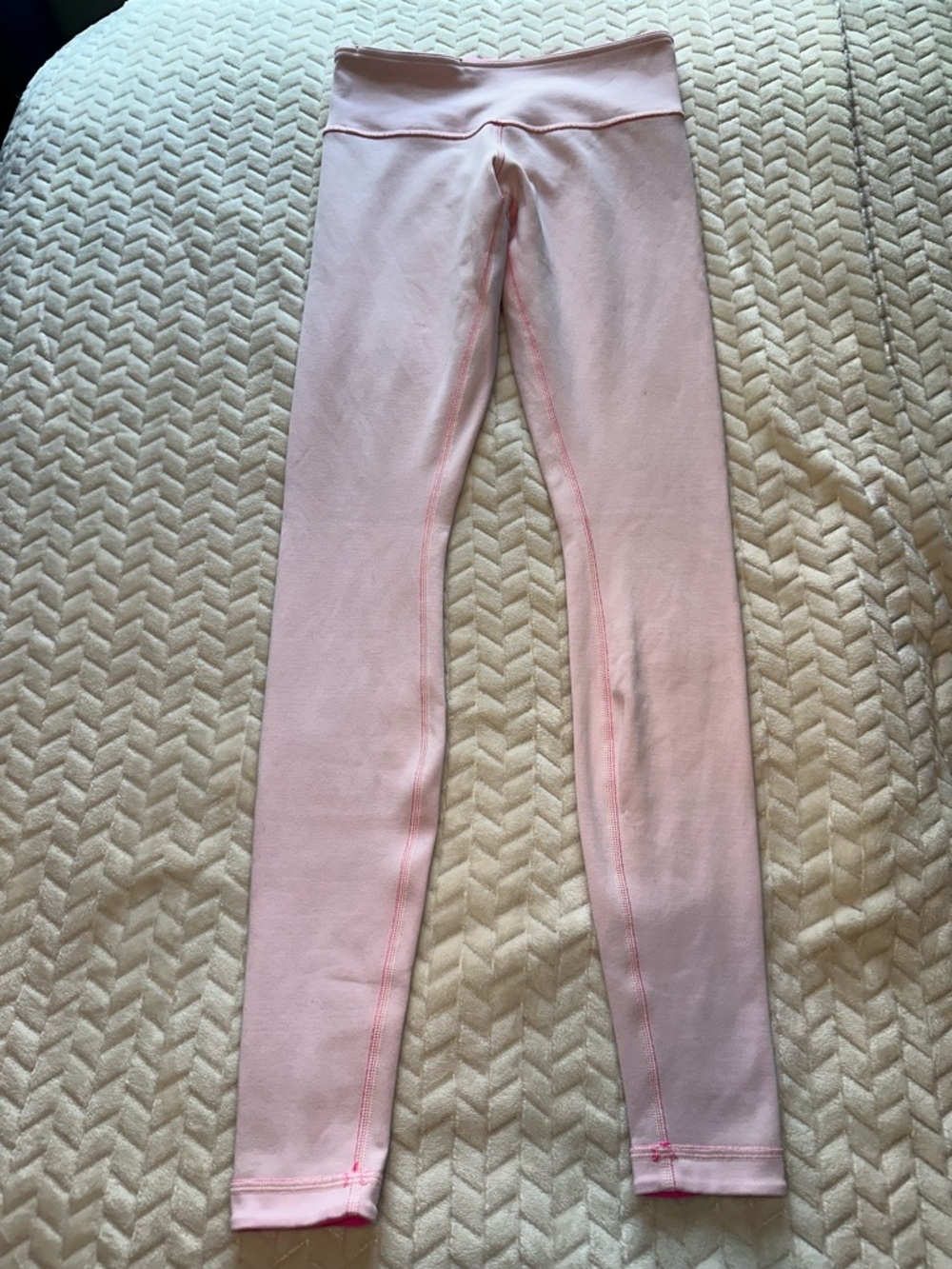 Lululemon Wunder Under Pant Reversible
Parfait Pink & Pinkelicious Size 4 - Picture 8 of 12